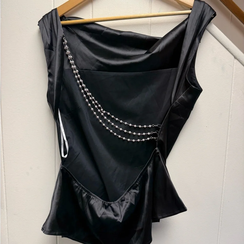 Lulu's High-Class Essence Black Satin Pearl Backless Sleeveless Top Size Large - Picture 5 of 5